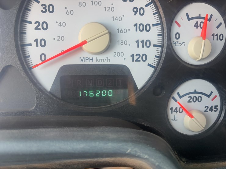 2006-dodge-3500-image-22