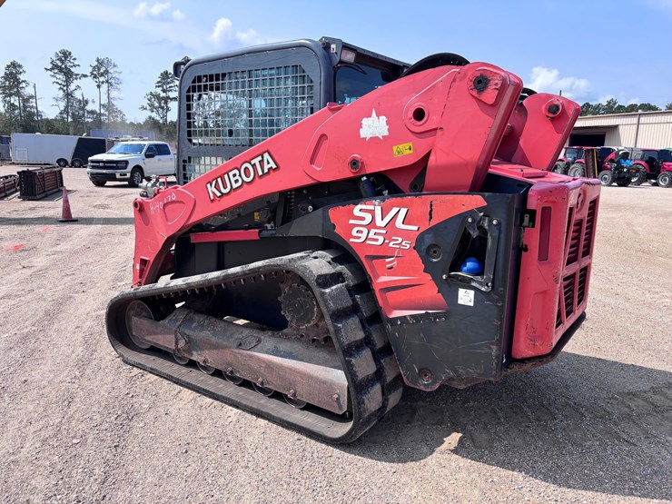 2017-kubota-svl95-2s-image-3