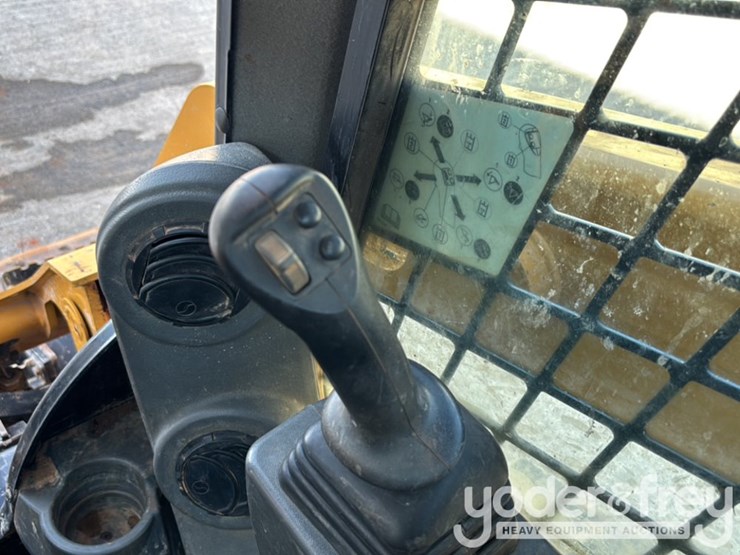 2021-caterpillar-259d3-image-33