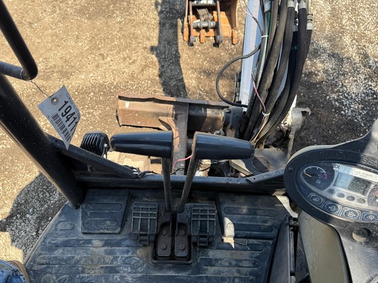 2015-bobcat-e32-image-19