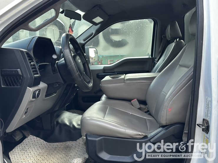 2016-ford-f150-image-26