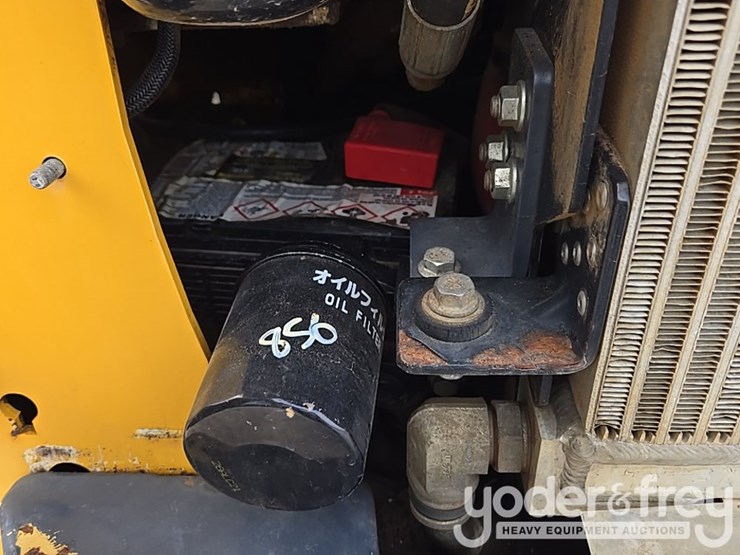 2018-deere-317g-image-37