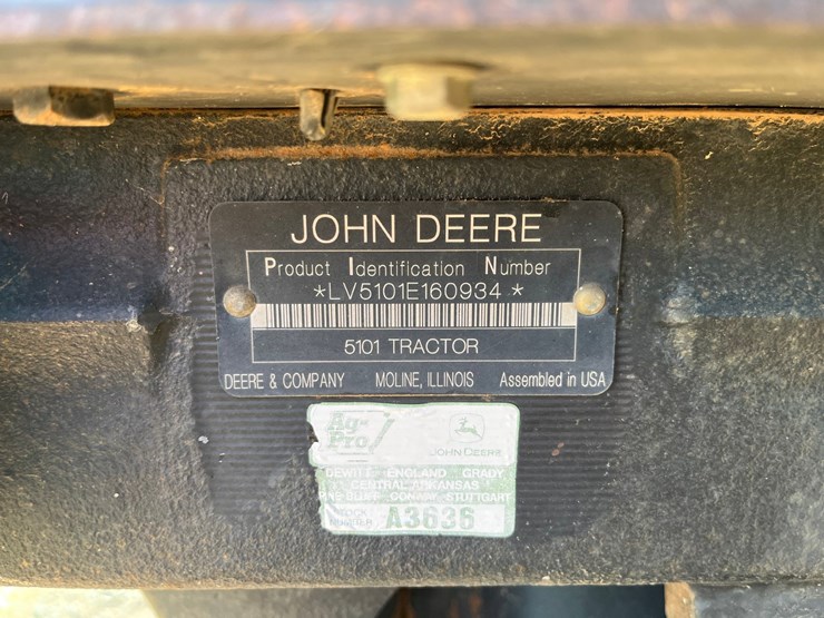 2009-john-deere-5101e-image-24