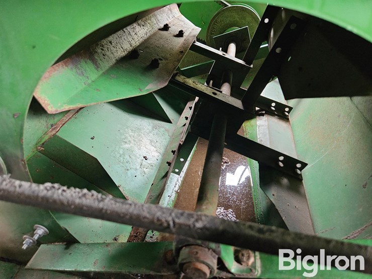 1975-john-deere-3300-image-16