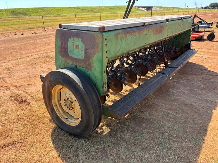 john-deere-8300-image-5