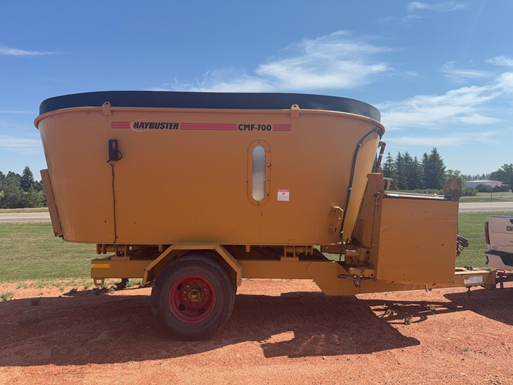 haybuster-bale-processor-image-2