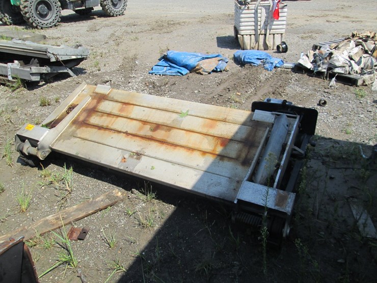 #53885-•-bucher-79"-lift-gate-inv#53885-image-3