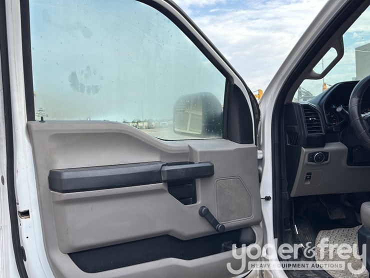 2016-ford-f150-image-25