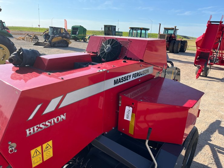 2020-massey-ferguson-1840-image-17
