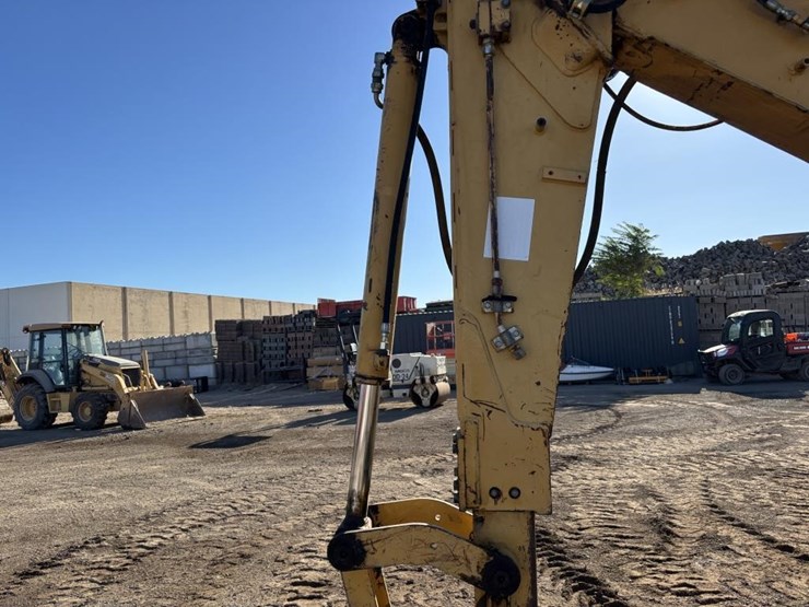 caterpillar-416c-image-24