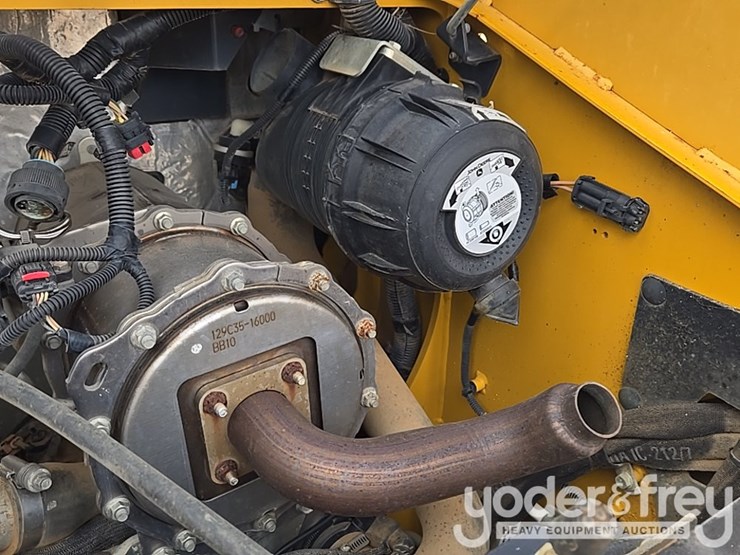 2018-deere-317g-image-35
