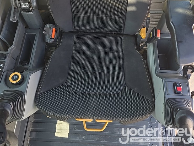 2019-caterpillar-336-image-73