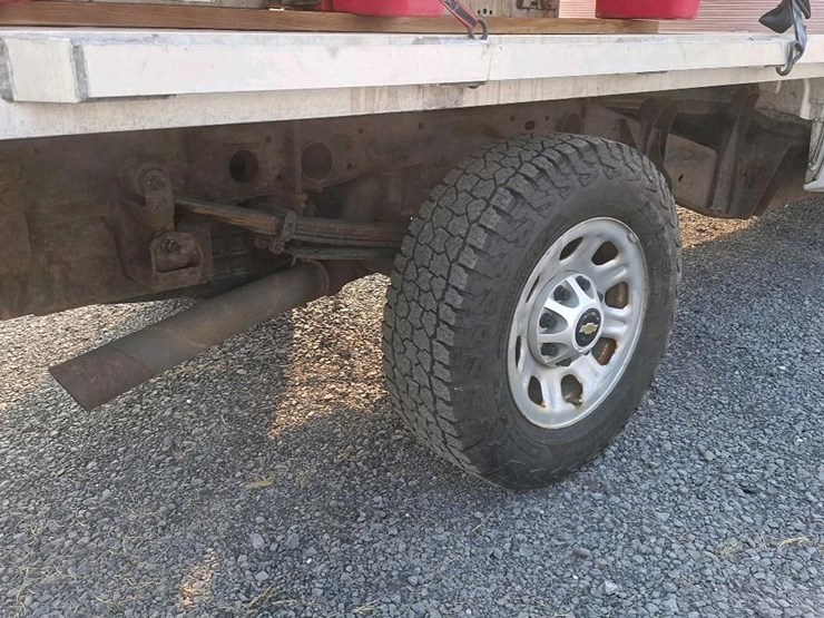 2015-chevrolet-2500-image-27