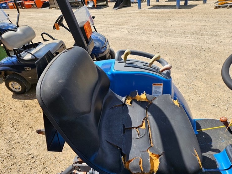 new-holland-tc25-image-32