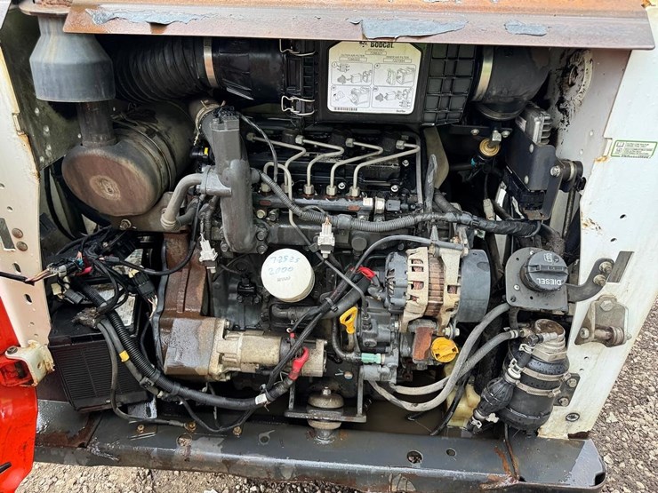 2018-bobcat-s570-image-14