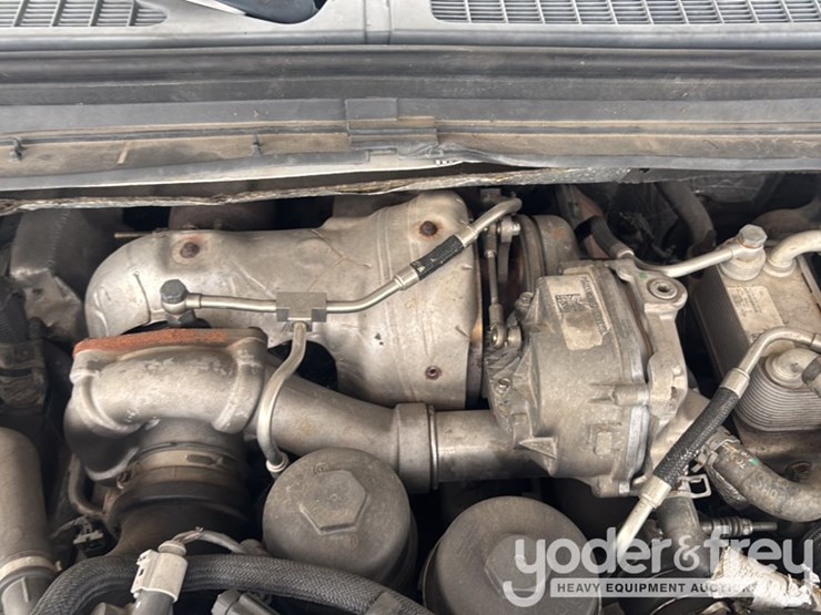 2010-ford-f350-image-19