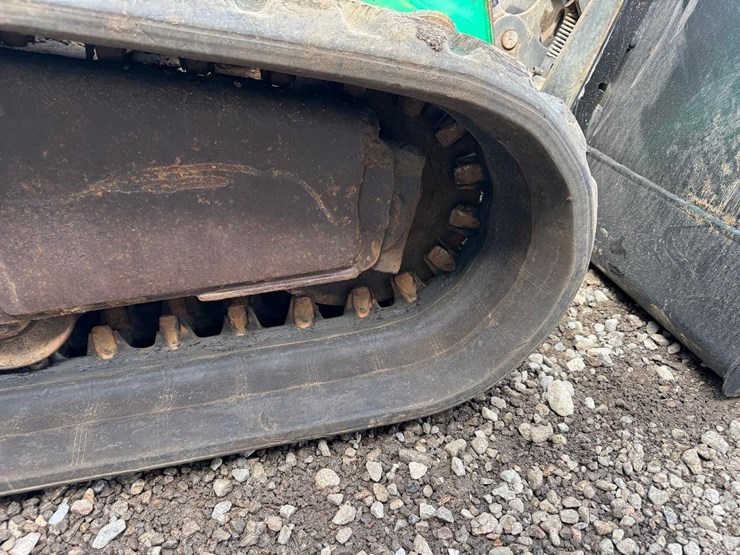 2011-bobcat-t750-image-21