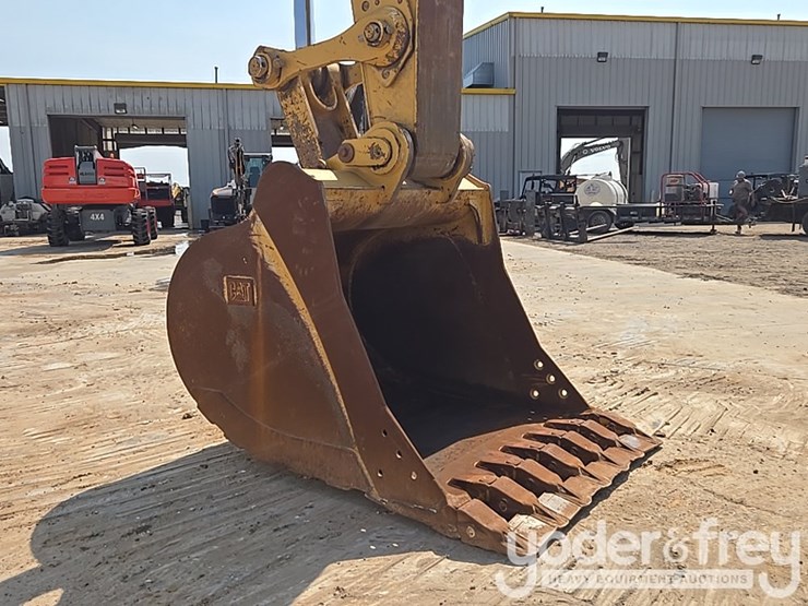 2019-caterpillar-336-image-20