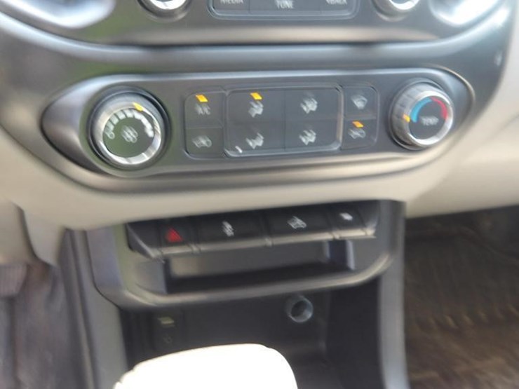 2016-gmc-canyon-image-25