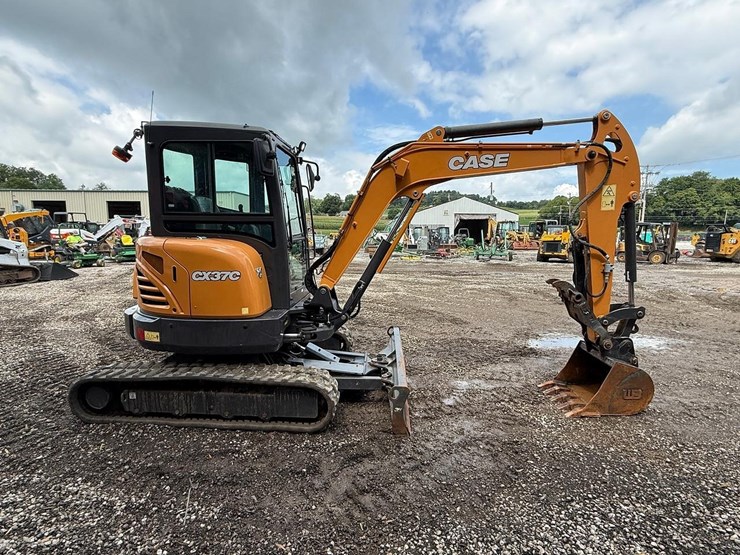 2023-case-cx37c-image-5