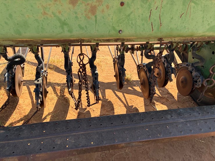 john-deere-8300-image-11