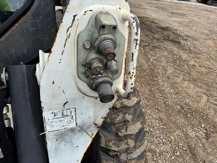 2018-bobcat-s570-image-12
