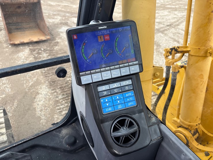 komatsu-pc138us-image-4