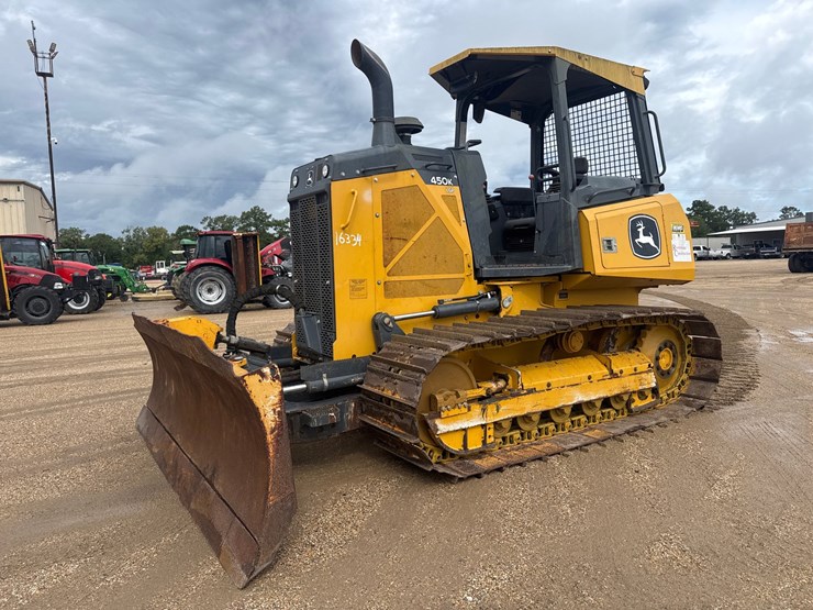 2022-deere-450k-lgp-image-2