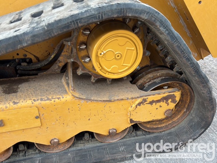 2023-caterpillar-259d3-image-10