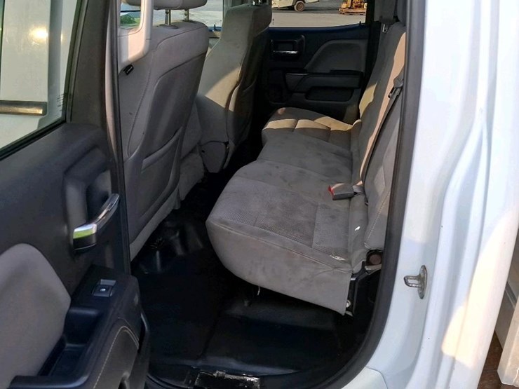 2015-chevrolet-2500-image-15
