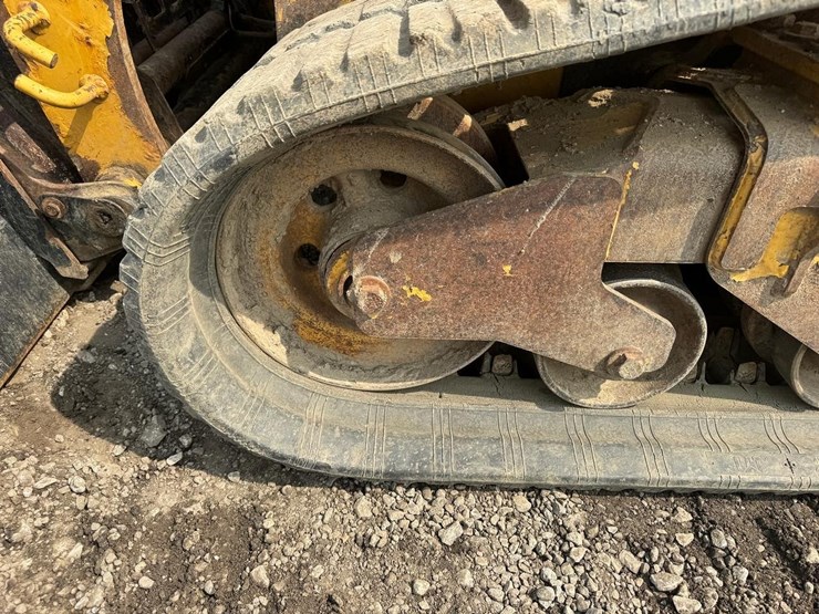 2016-caterpillar-259d-image-14
