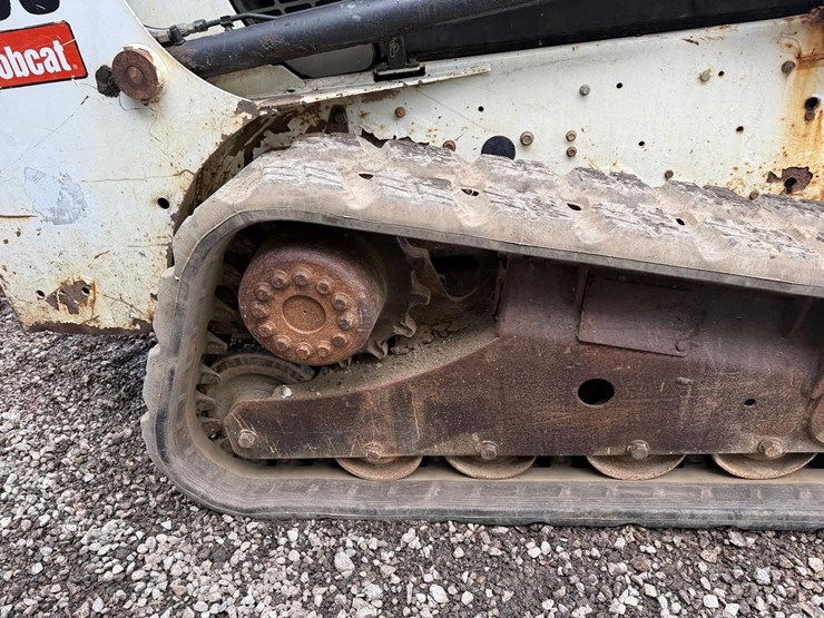 2012-bobcat-t180-image-14