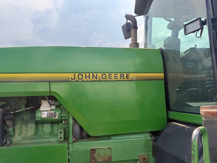 1997-john-deere-8300-image-28