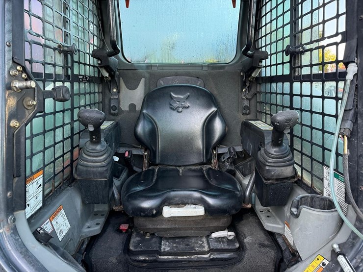 2011-bobcat-s750-image-17