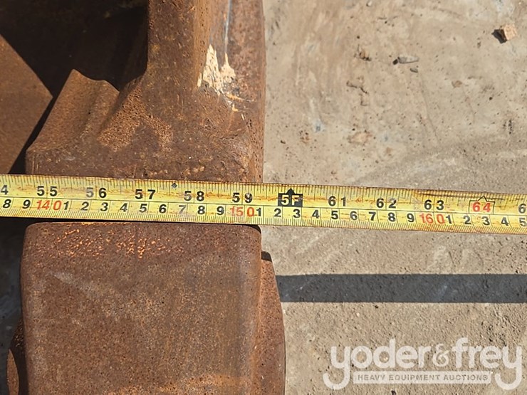 2019-caterpillar-336-image-23