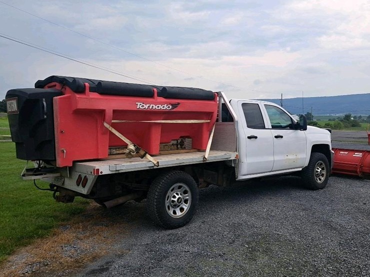 2015-chevrolet-2500-image-3