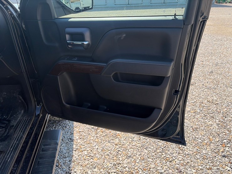 #102-•-2018-gmc-sierra-1500-4x4-image-16