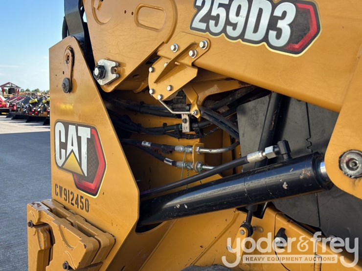 2021-caterpillar-259d3-image-22
