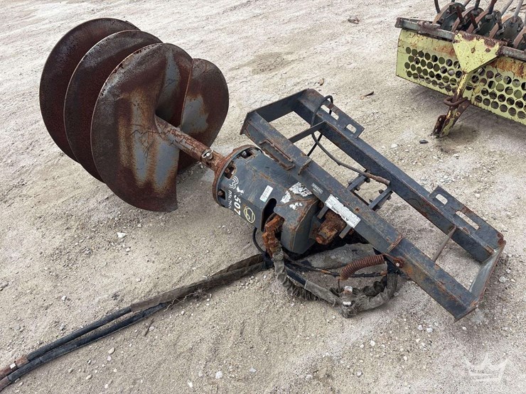 mcmillen-hydraulic-skid-steer-auger-attachment-image-1