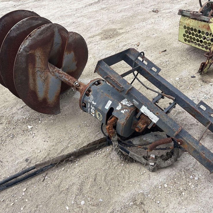 McMillen Hydraulic Skid Steer Auger Attachment