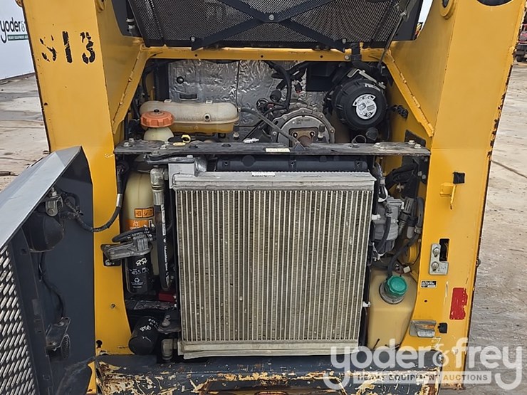 2018-deere-317g-image-31