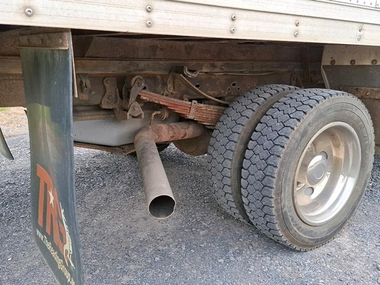 2011-ford-f550-image-26
