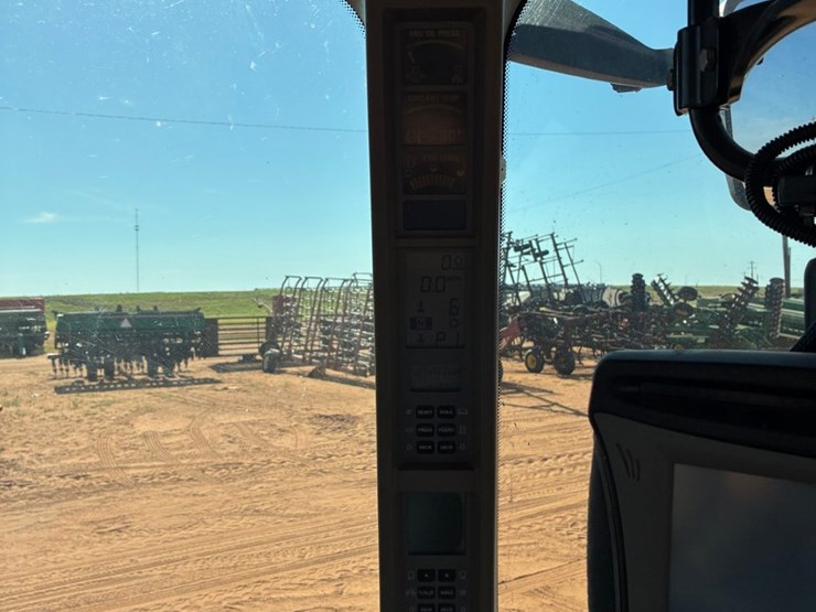 case-ih-mx270-image-18