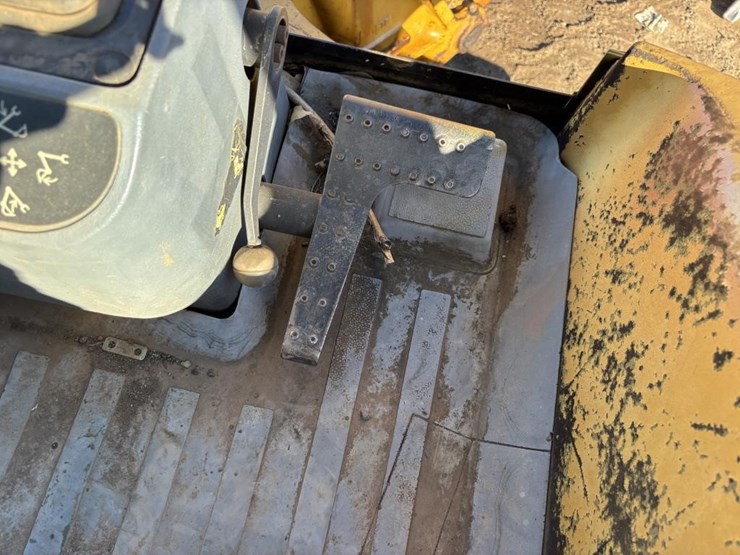 caterpillar-416c-image-48