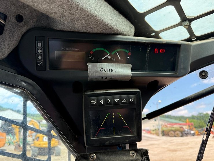2023-deere-333g-image-24