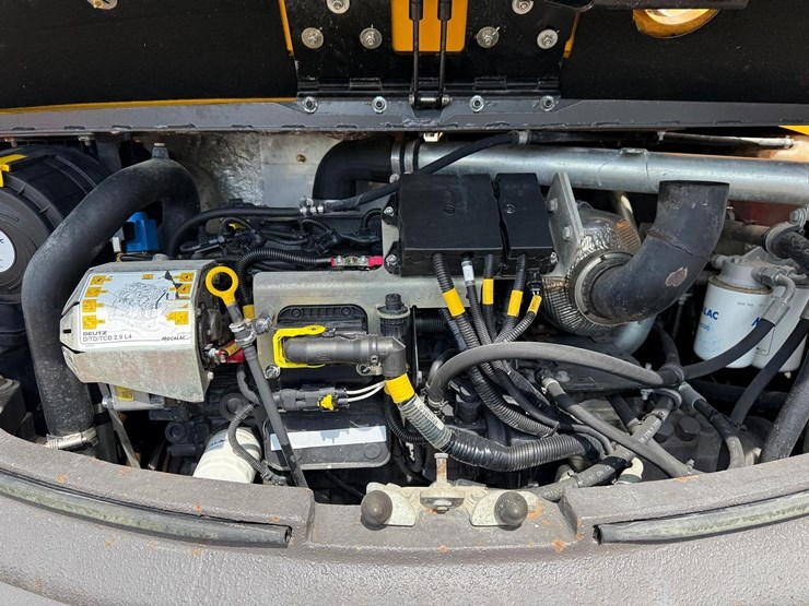 2019-mecalac-6mcr-image-14