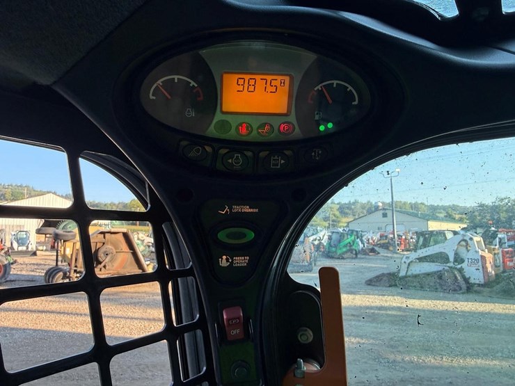 2023-bobcat-t770-image-26