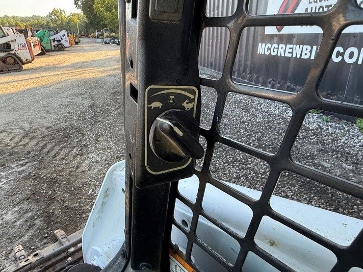 2015-bobcat-t550-image-22