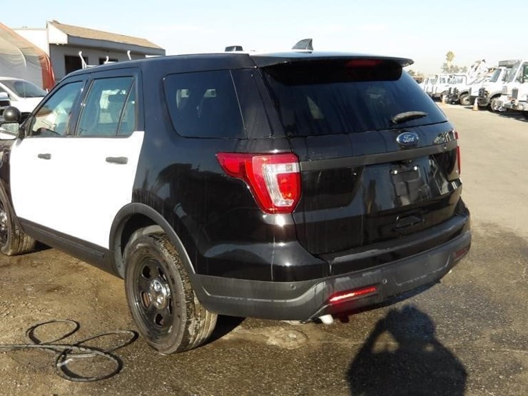 2019-ford-explorer-image-4