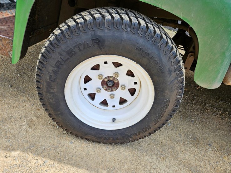 2020-john-deere-gator-image-11
